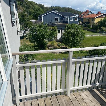 Cheerful Three Room Villa At Stroemstad City Center Extérieur photo