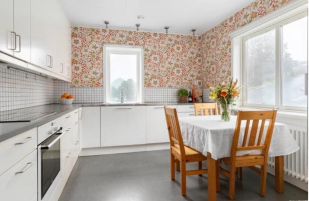 Cheerful Three Room Villa At Stroemstad City Center Extérieur photo
